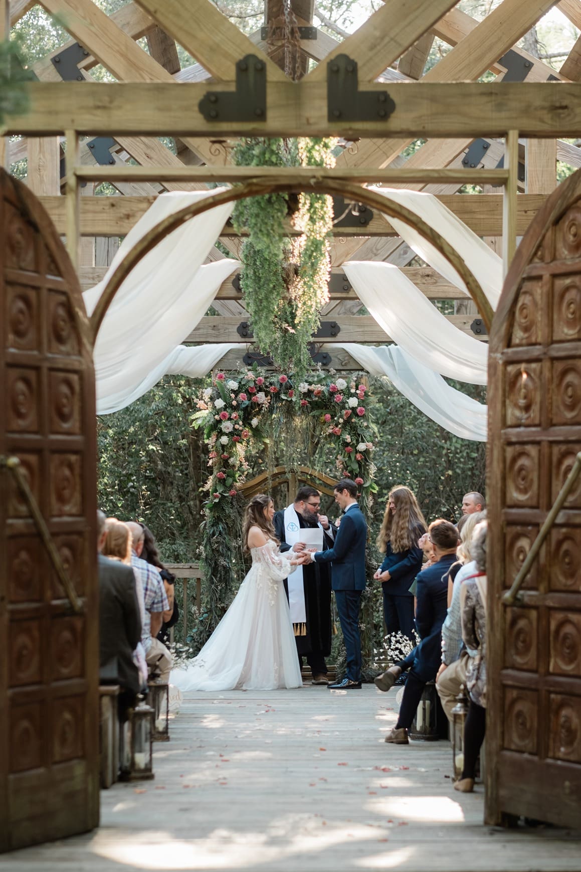 talyor swift wedding inspo